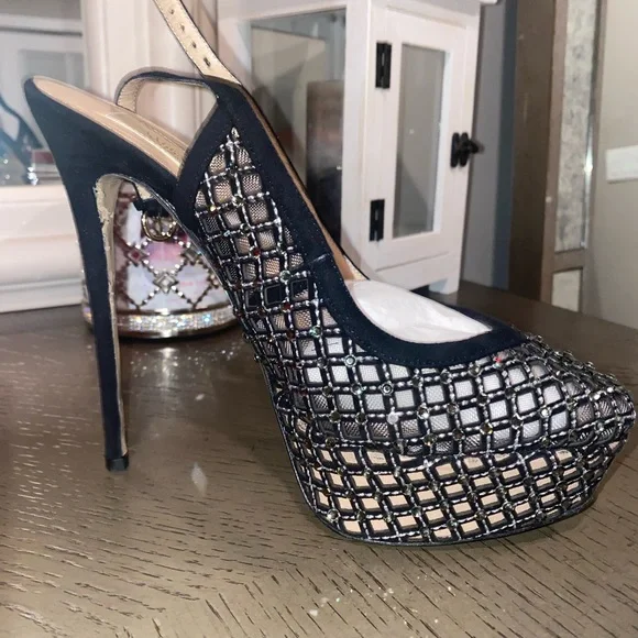 👠 VALENTINOS 👠💋 - Picture 5 of 7